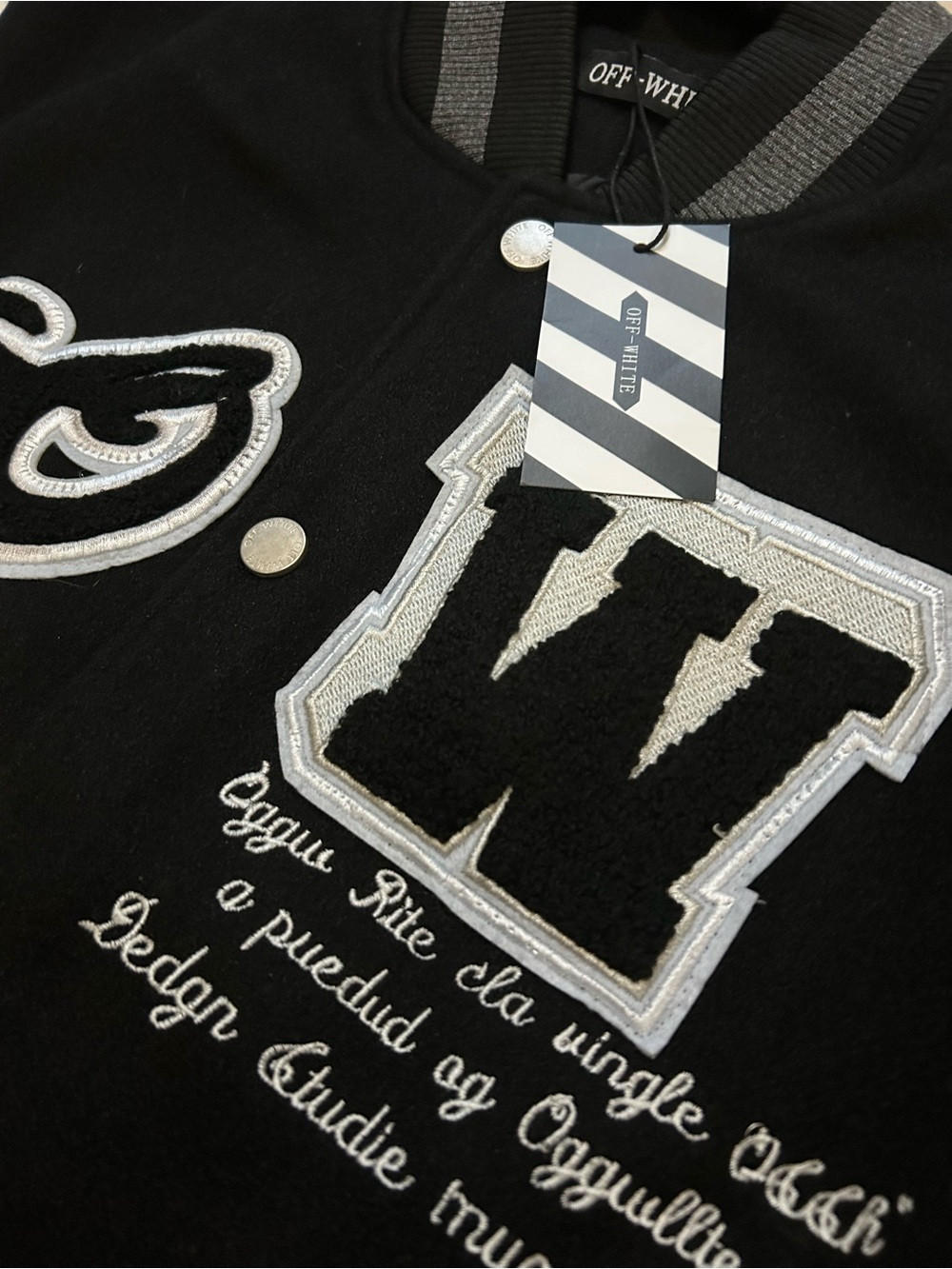 Label inside black jacket - Picture 2 of 6